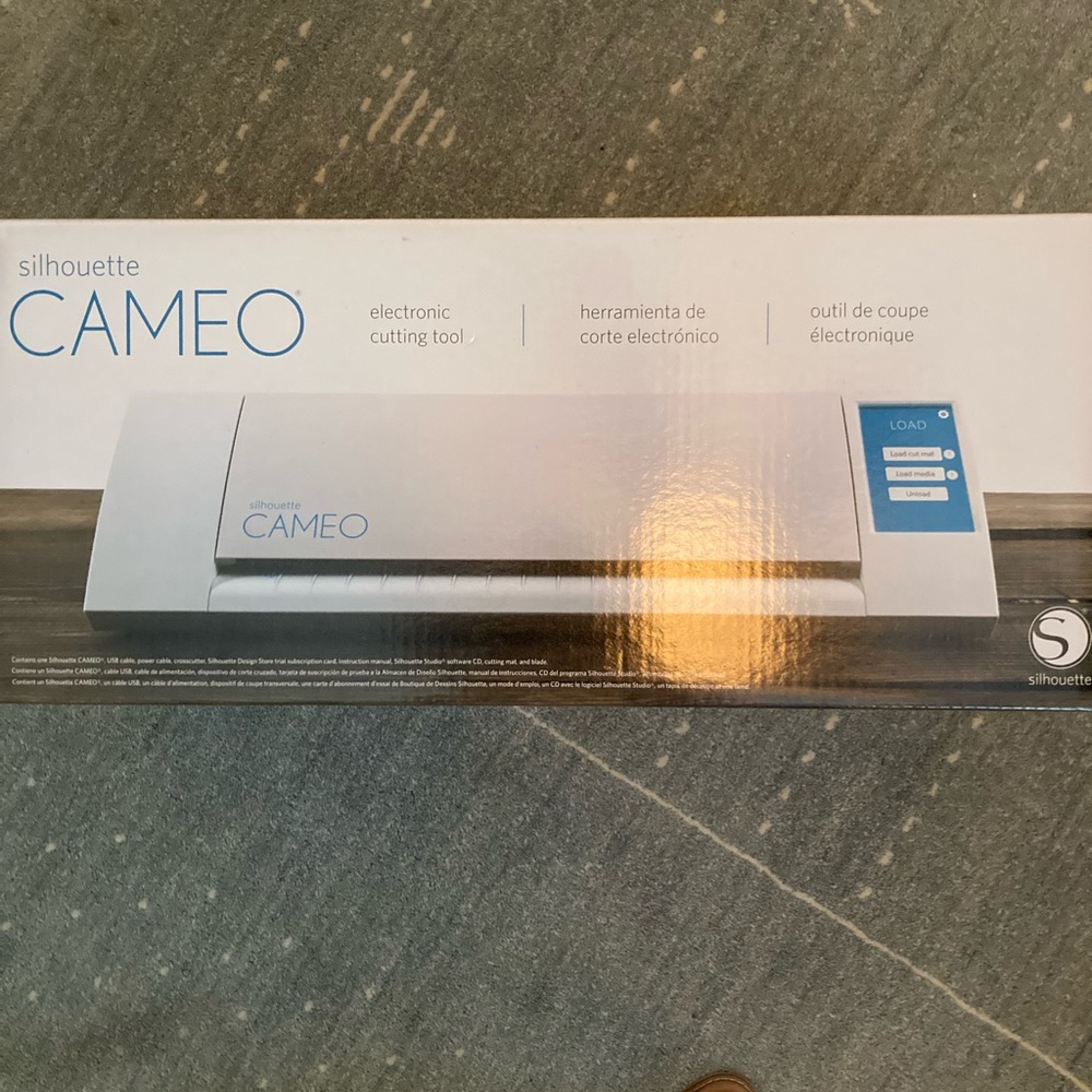 Silhouette Cameo Cutting Machine & Vinyl Starter Kit Bundle